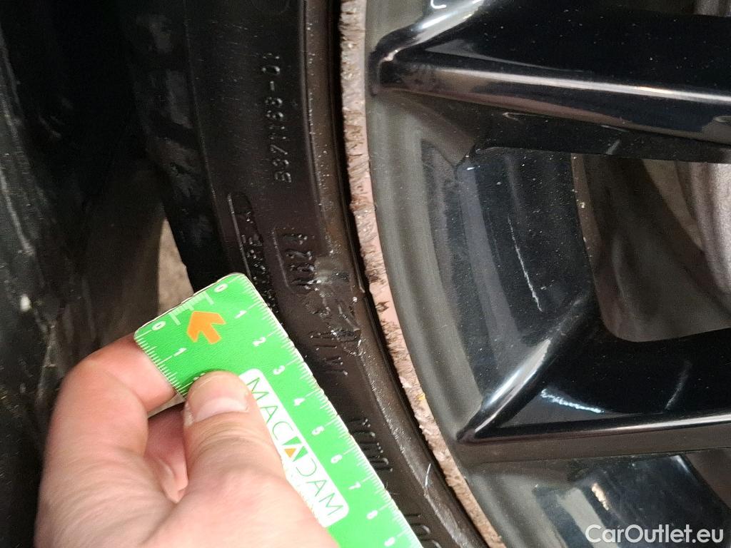  Mercedes  A-Klasse MERCEDES-BENZ Classe A Compact / 2018 / 5P / Berline A 250 e AMG Line 8G-DCT #26