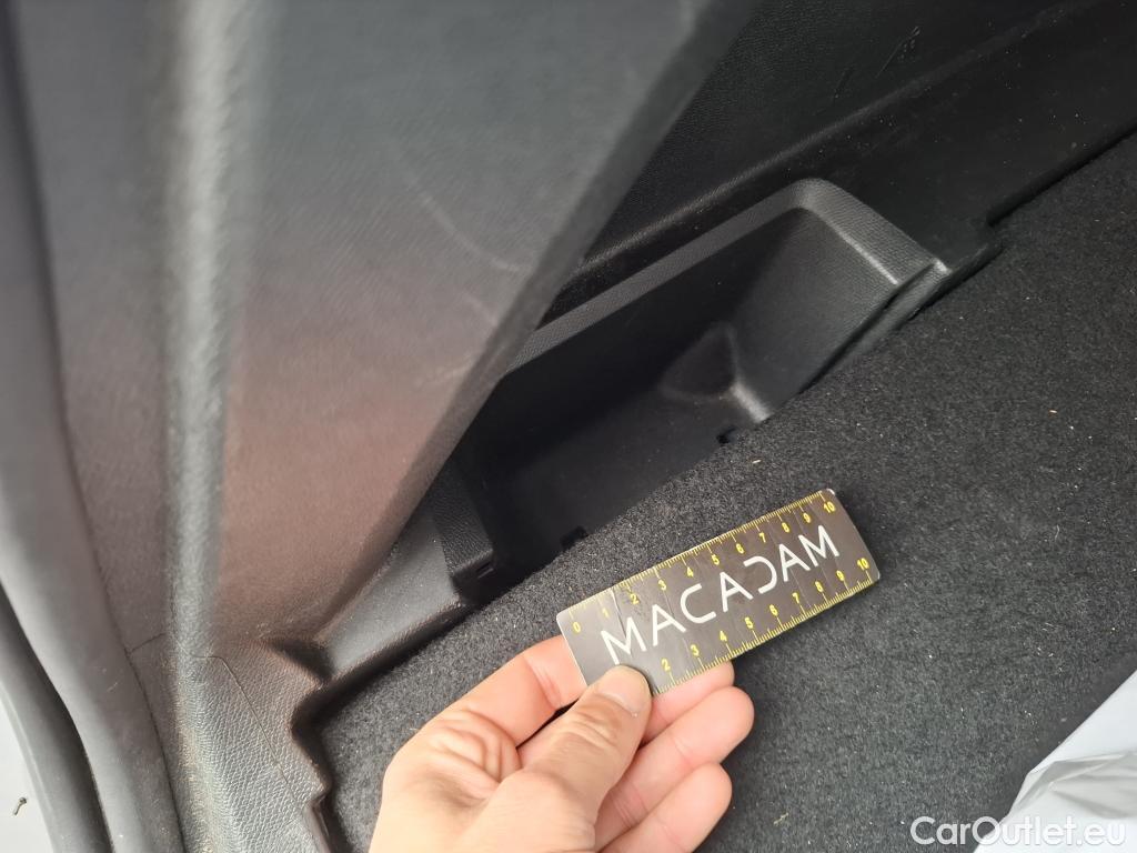  Peugeot  3008  Allure Pack 1.5 HDi 130CV BVA8 E6d #47