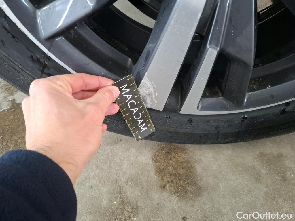  Peugeot  3008  Allure Pack 1.5 HDi 130CV BVA8 E6d #27