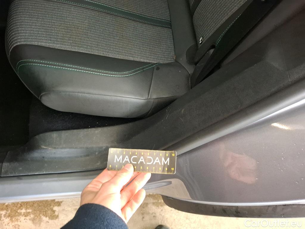  Peugeot  3008  Allure Pack 1.5 HDi 130CV BVA8 E6d #34