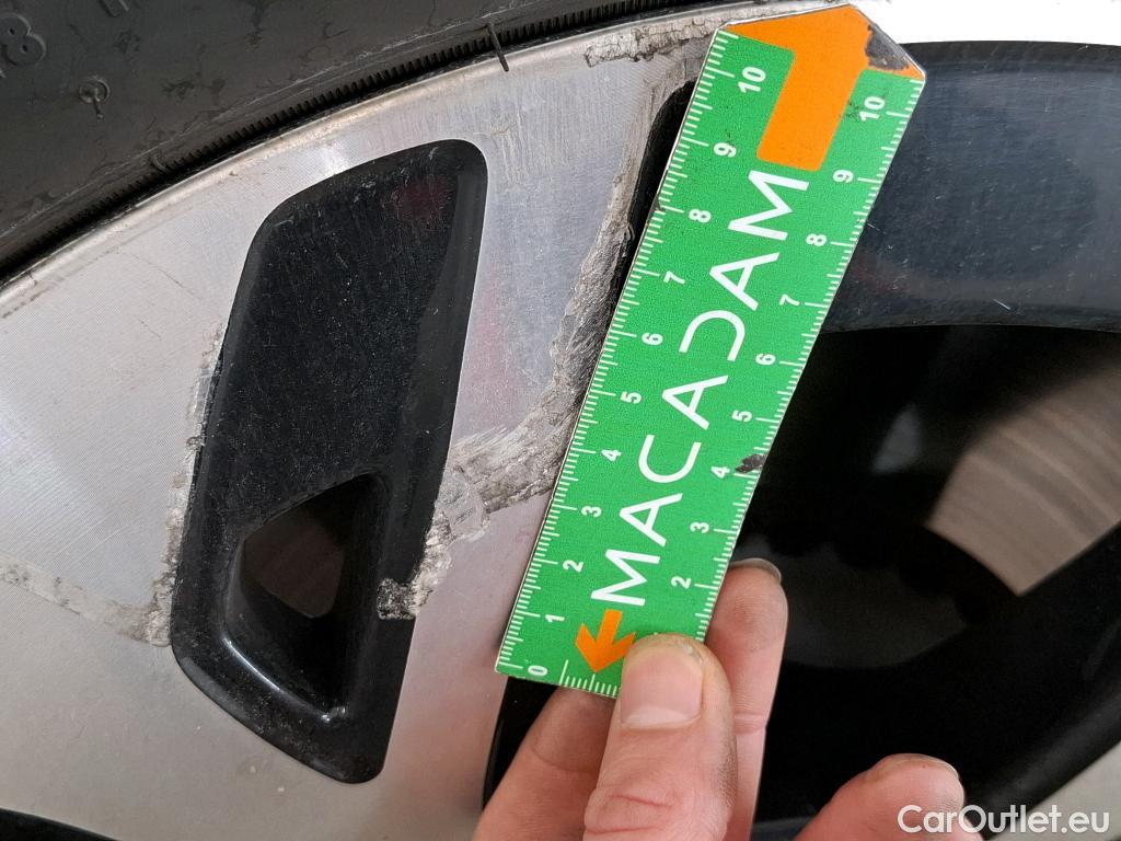  Mercedes  GLC MERCEDES-BENZ  / 2022 / 5P / SUV  300 e Business Line 4MATIC #2