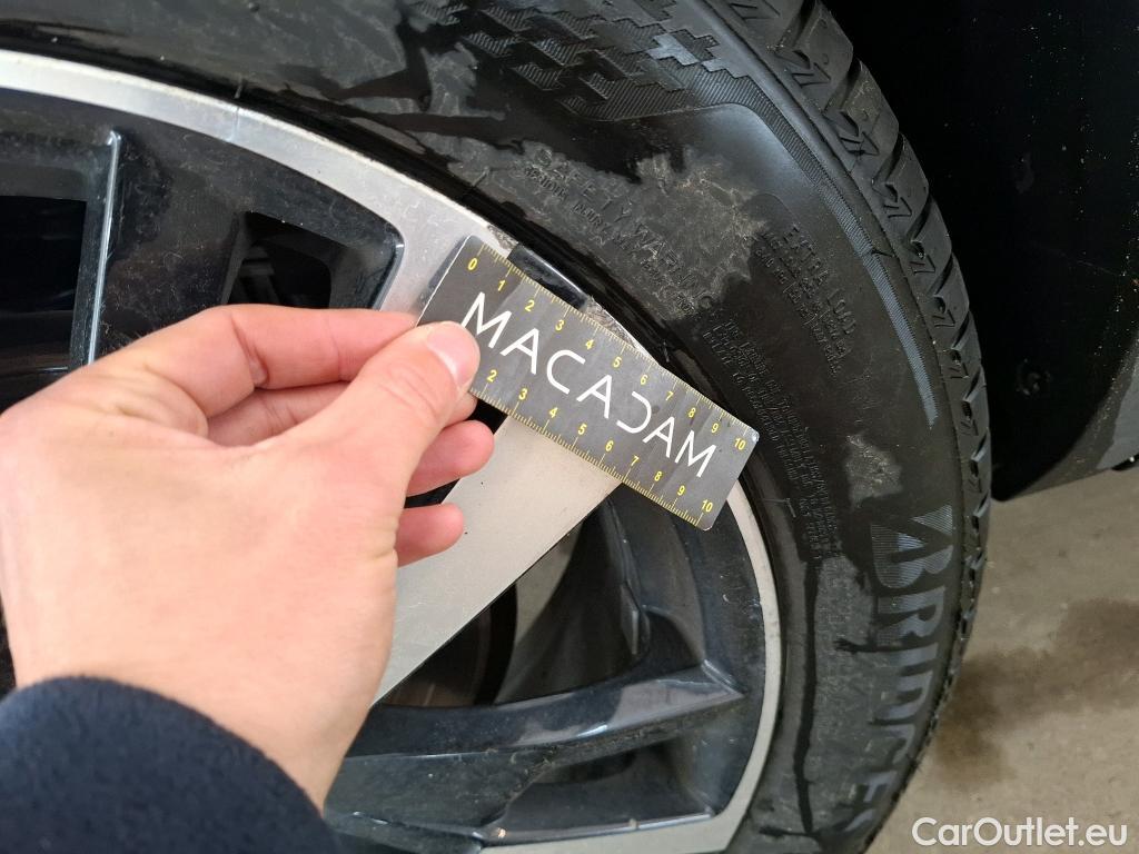  Peugeot  5008  GT Line 1.5 HDi 130CV BVA8 7 Sieges E6dT #34