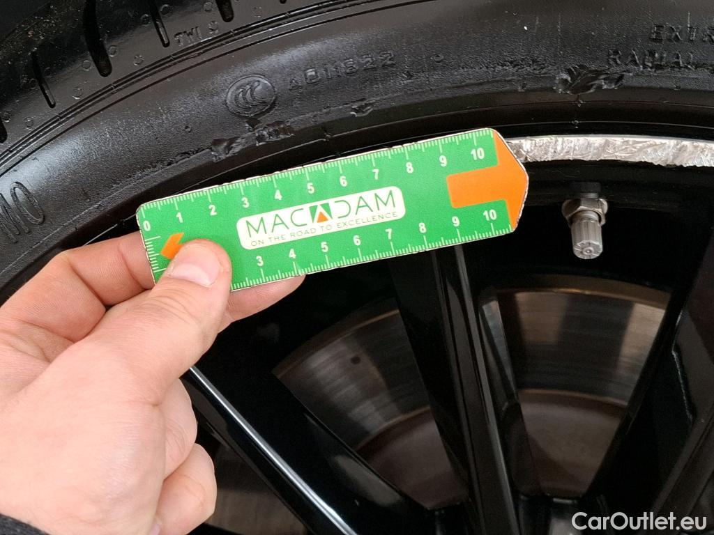  Mercedes  A-Klasse MERCEDES-BENZ Classe A Compact / 2018 / 5P / Berline A 250 e AMG Line 8G-DCT #23