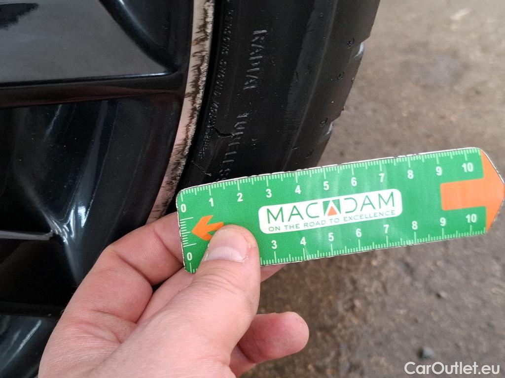  Mercedes  A-Klasse MERCEDES-BENZ Classe A Compact / 2018 / 5P / Berline A 250 e AMG Line 8G-DCT #29