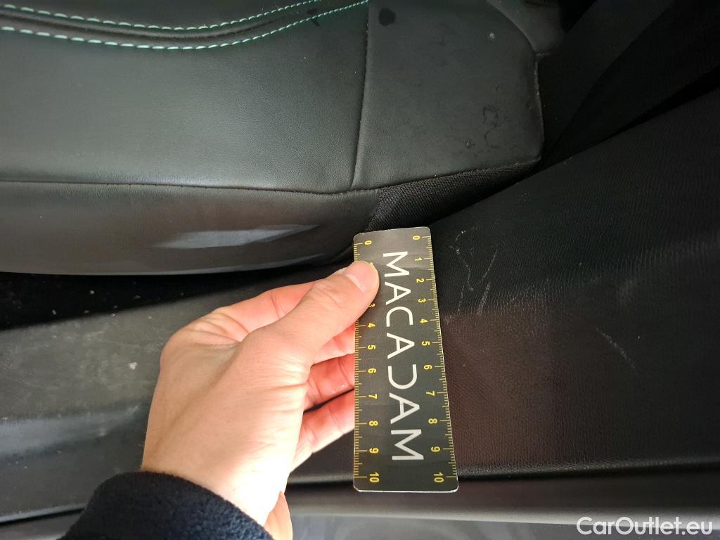  Peugeot  3008  Allure Pack 1.5 HDi 130CV BVA8 E6d #35