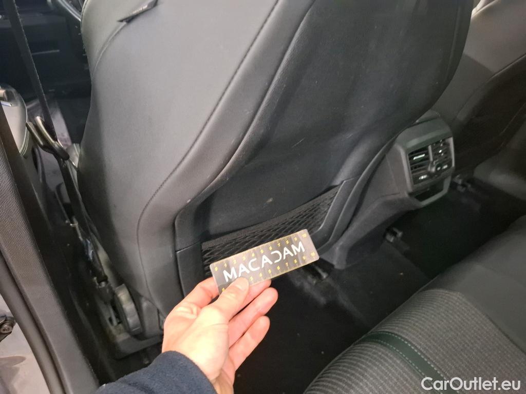  Peugeot  3008  Allure Pack 1.5 HDi 130CV BVA8 E6d #64