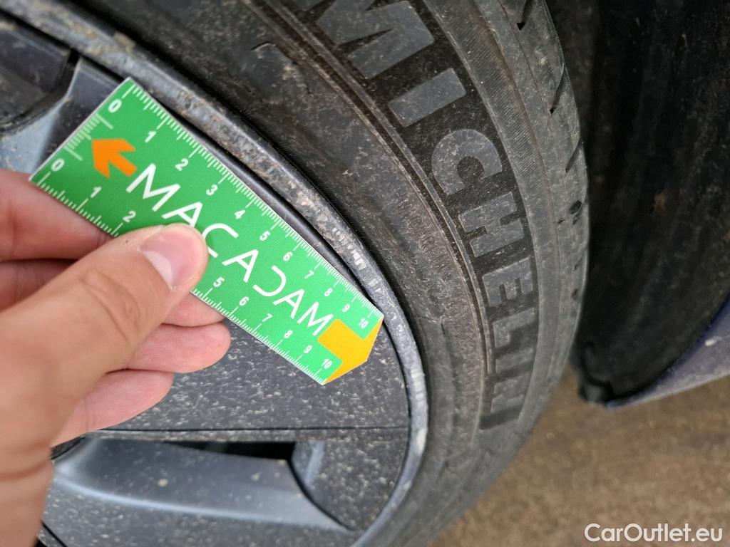  Tesla  Model 3 TESLA   2018  4P  Berline Propulsion #8