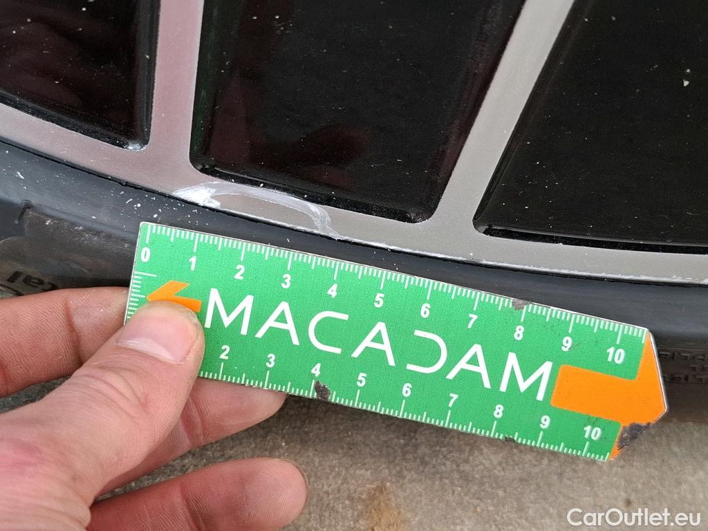  Porsche  Taycan  93kWh BVA #4