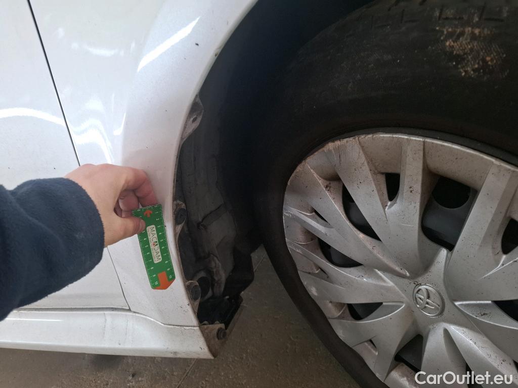  Toyota  Yaris TOYOTA  Hybride / 2019 / 5P / Berline Hybride 116h France Business #39