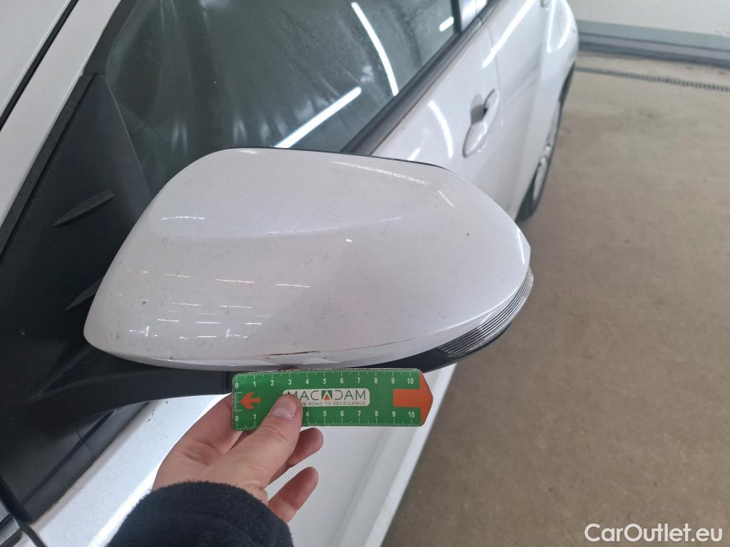  Toyota  Yaris TOYOTA  Hybride / 2019 / 5P / Berline Hybride 116h France Business #63