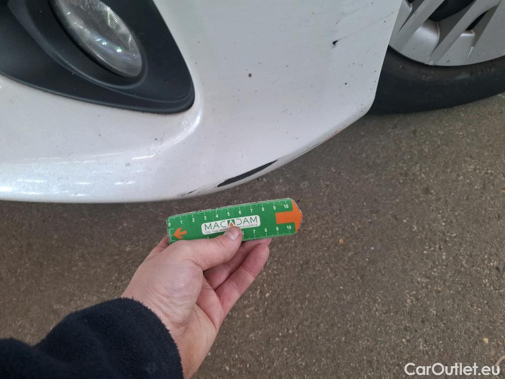  Toyota  Yaris TOYOTA  Hybride / 2019 / 5P / Berline Hybride 116h France Business #29