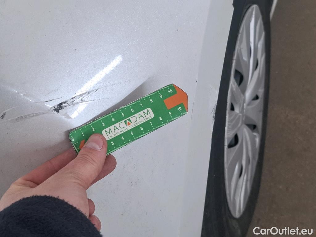  Toyota  Yaris TOYOTA  Hybride / 2019 / 5P / Berline Hybride 116h France Business #31