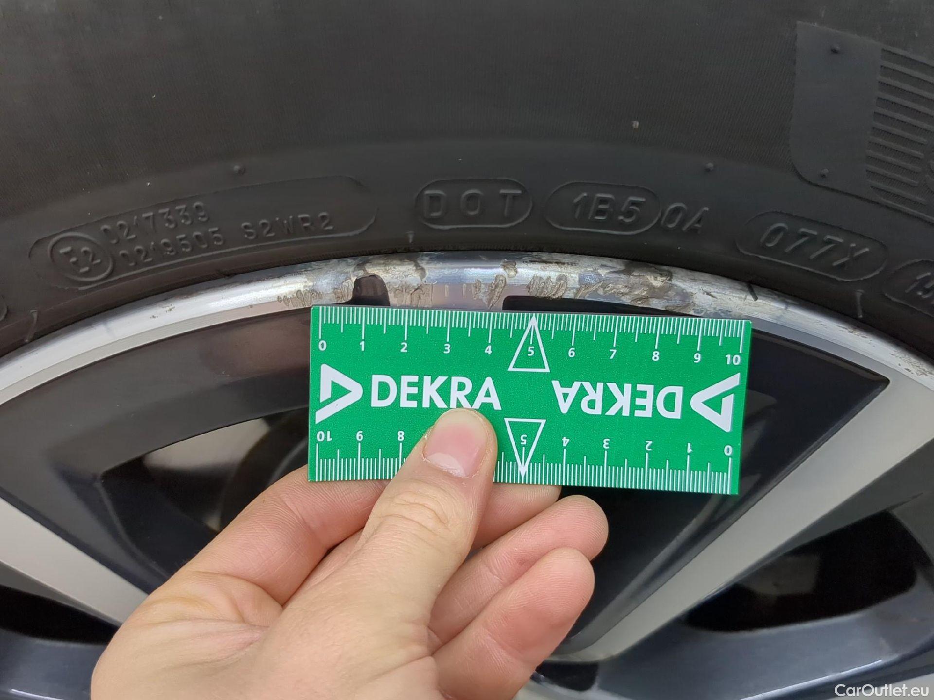  Bmw  Serie 3 Série 3 Touring 318 d Lounge 2.0 150CV BVA8 E6d #9