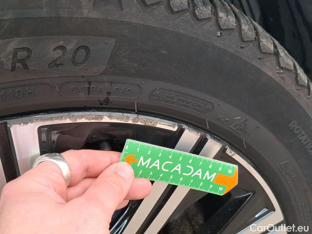  Volvo  XC90  Inscription Recharge Plug-In Hybrid AWD 2.0 T8 Twin Engine #9