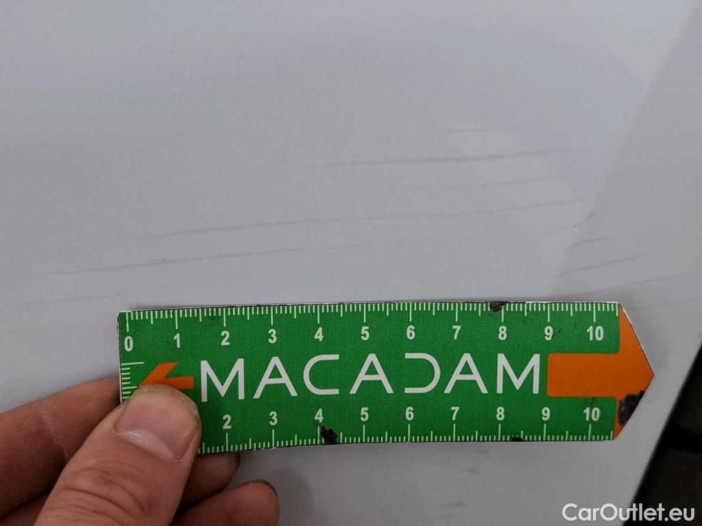  Porsche  Taycan  93kWh BVA #10