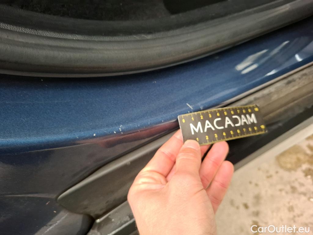  Ford  Focus FORD  / 2018 / 5P / Crossover 1.0 Flexifuel hybrid 125 Active Business #26