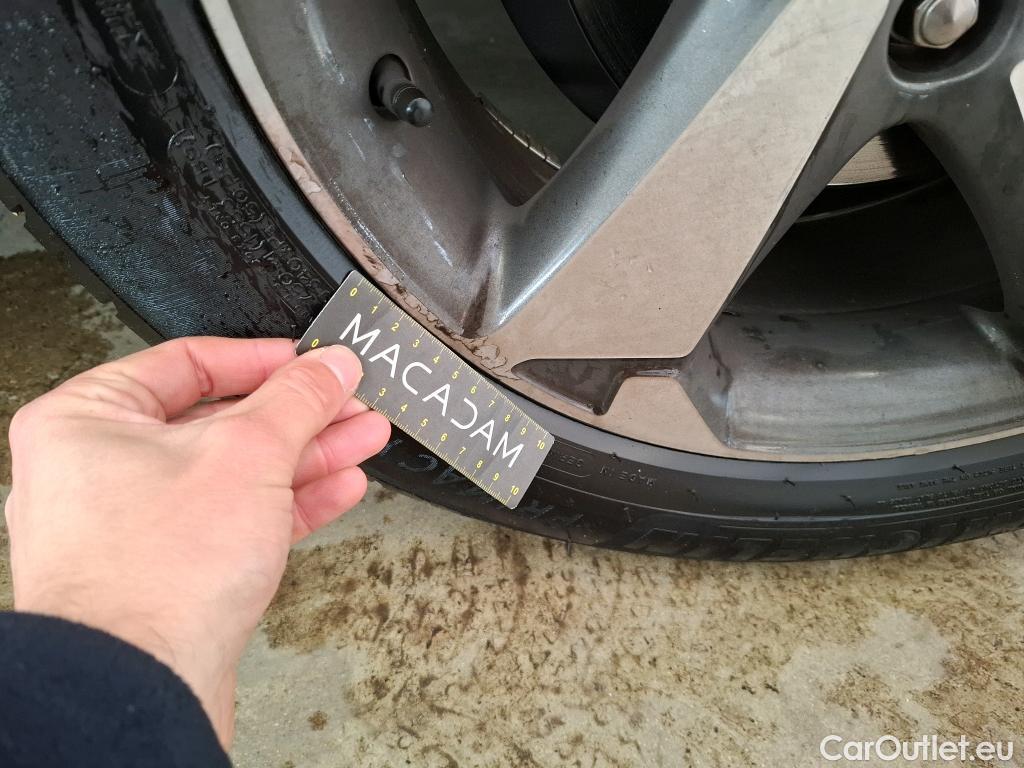  Ford  Focus FORD  / 2018 / 5P / Crossover 1.0 Flexifuel hybrid 125 Active Business #29