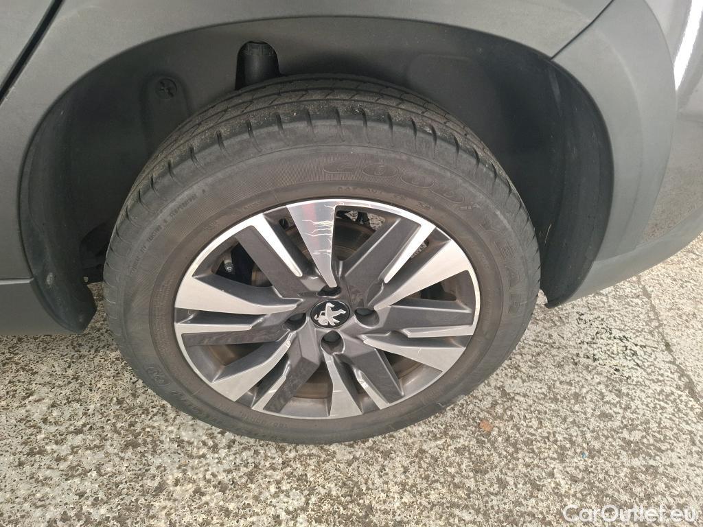  Peugeot  2008  Allure Business 1.2 PureTech 110CV BVM6 E6dT #21