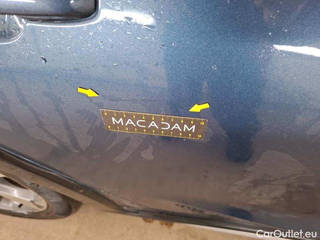  Ford  Focus FORD  / 2018 / 5P / Crossover 1.0 Flexifuel hybrid 125 Active Business #37