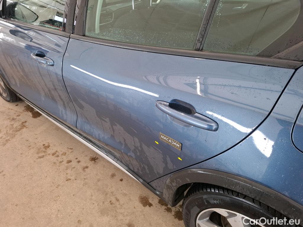  Ford  Focus FORD  / 2018 / 5P / Crossover 1.0 Flexifuel hybrid 125 Active Business #32