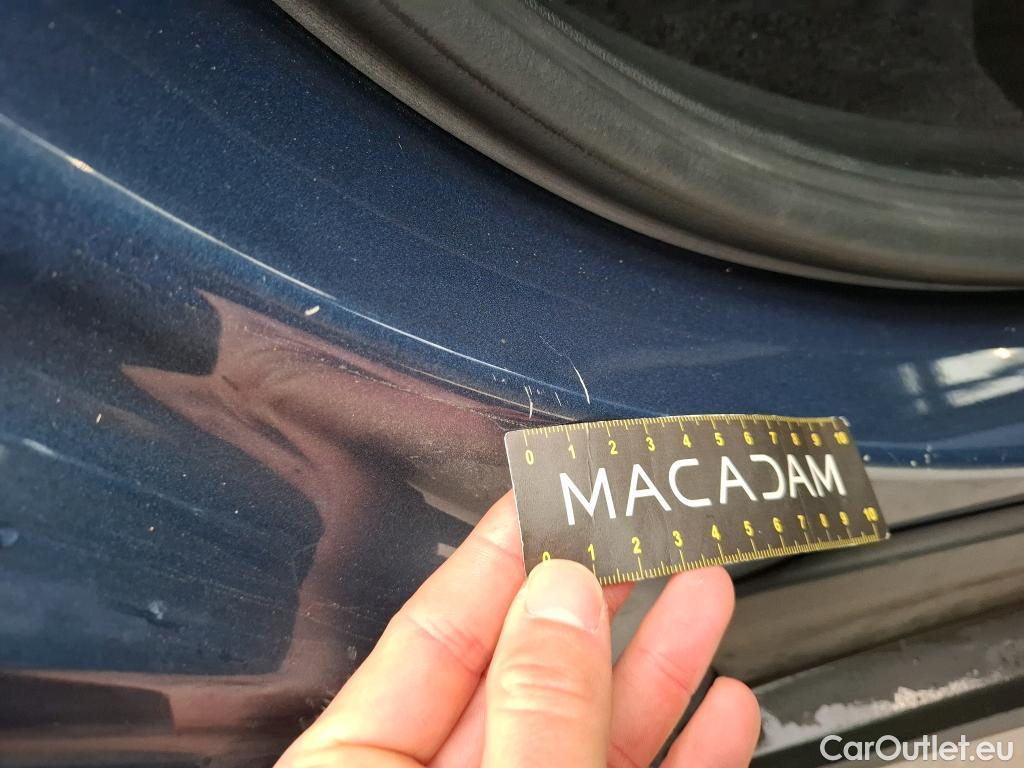  Ford  Focus FORD  / 2018 / 5P / Crossover 1.0 Flexifuel hybrid 125 Active Business #25