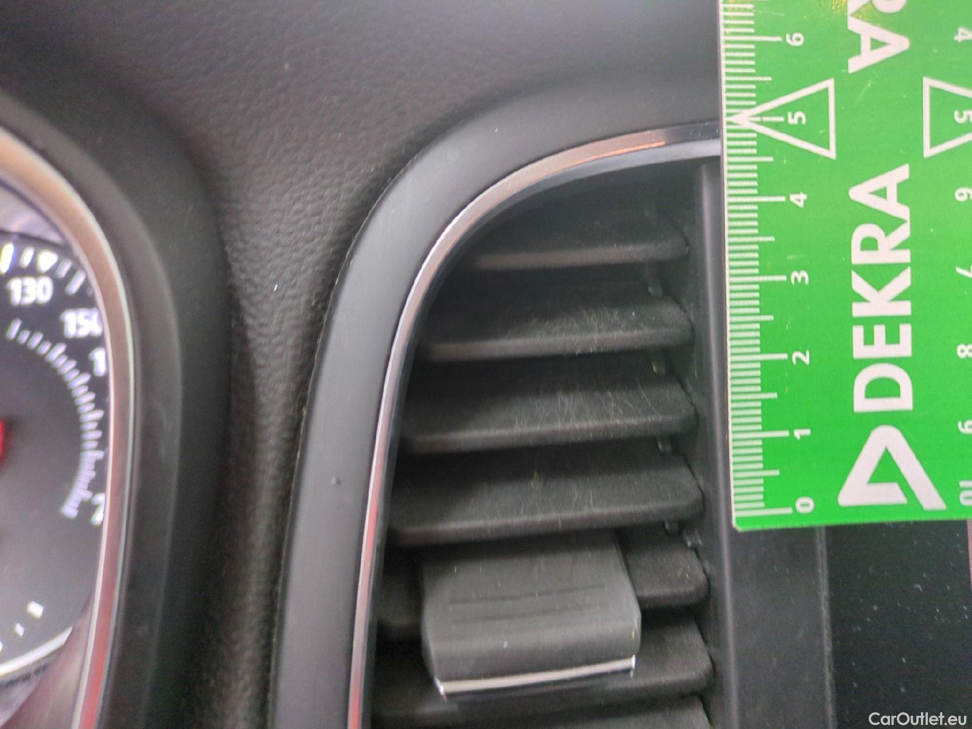  Renault  Megane RENAULT Mégane Berline / 2020 / 5P / Berline Business TCe 140 EDC FAP -21B #8