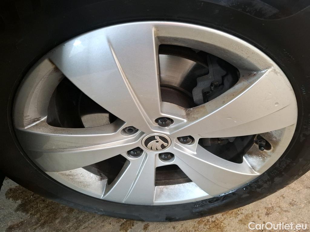  Skoda  Superb  Berline Business 1.5 TSI 150CV BVA7 E6d #9