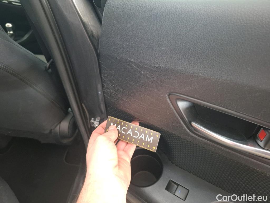  Toyota  C-HR TOYOTA  / 2016 / 5P / SUV 1.8 HYBRIDE 122 DYNAMIC BUSINESS #18