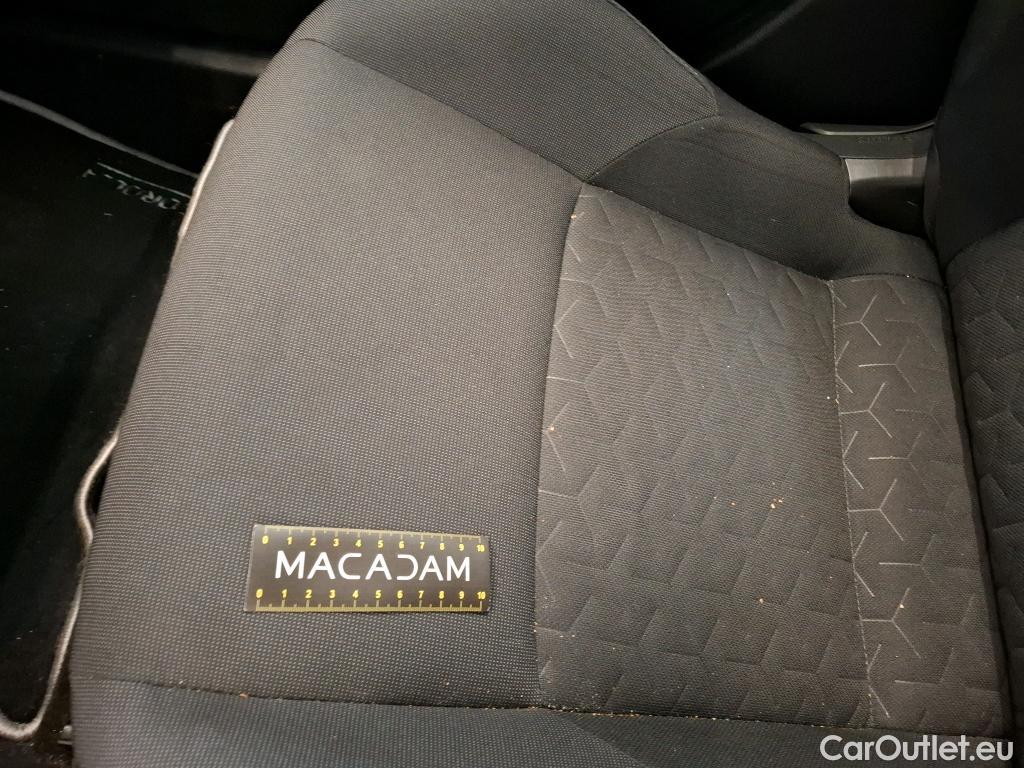  Toyota  Corolla TOYOTA  / 2018 / 5P / Berline Hybride 122h Dynamic Business Stage Acad #19