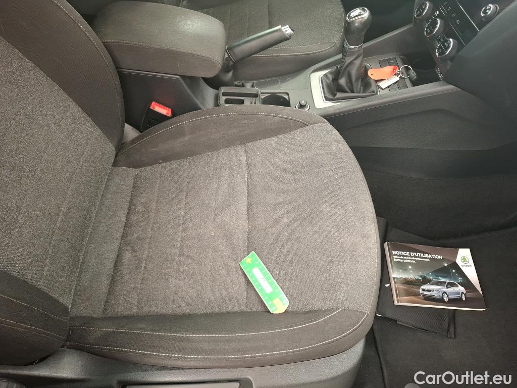  Skoda  Octavia SKODA  Combi 5p Break 2.0 TDI SCR 150 Edition #22