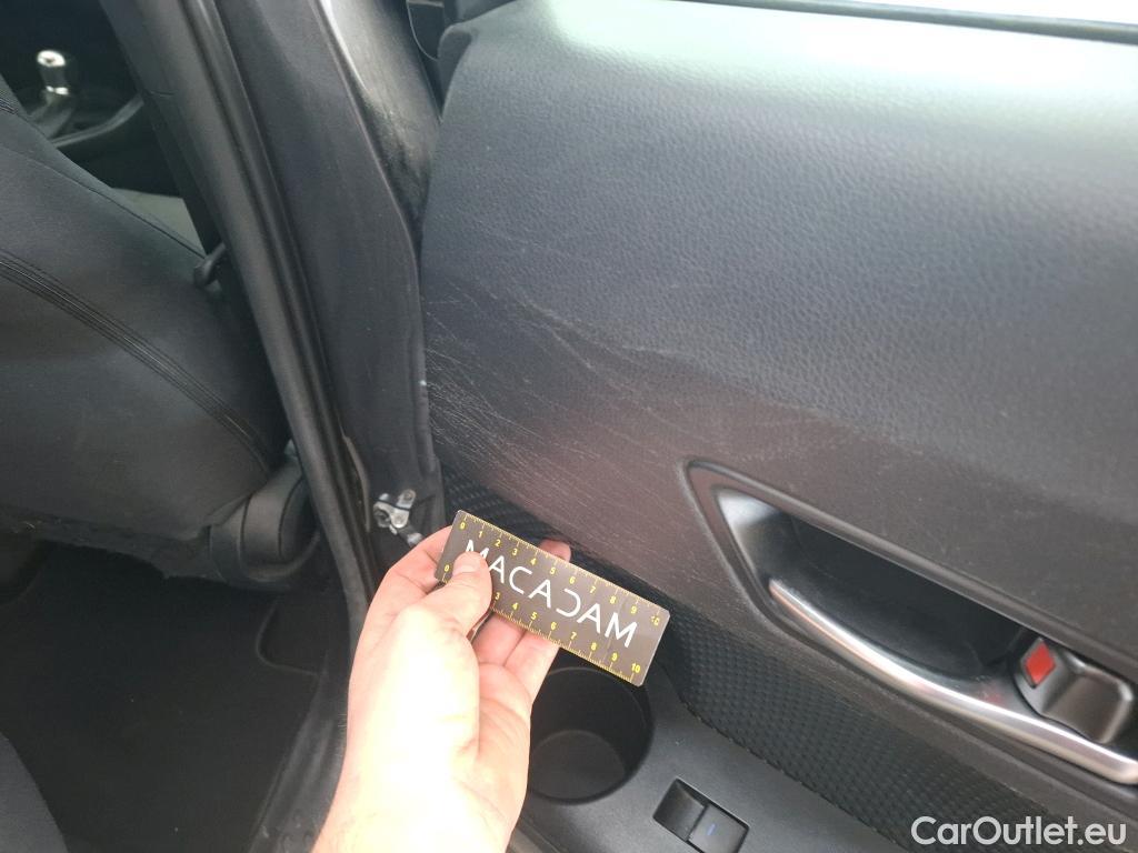  Toyota  C-HR TOYOTA  / 2016 / 5P / SUV 1.8 HYBRIDE 122 DYNAMIC BUSINESS #17