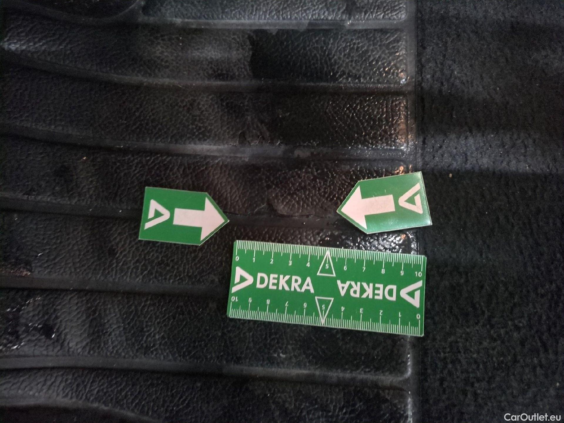  Renault  Megane RENAULT Mégane Berline / 2020 / 5P / Berline Business TCe 140 EDC FAP -21B #4