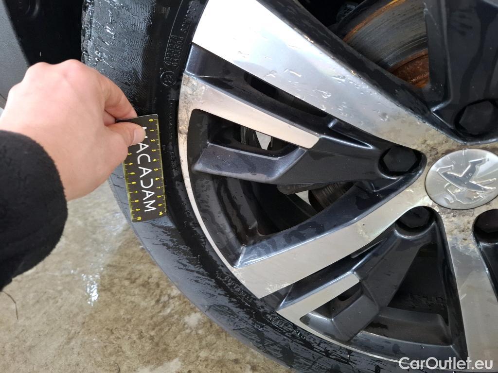  Peugeot  5008  Allure 1.5 HDi 130CV BVA8 E6d #20