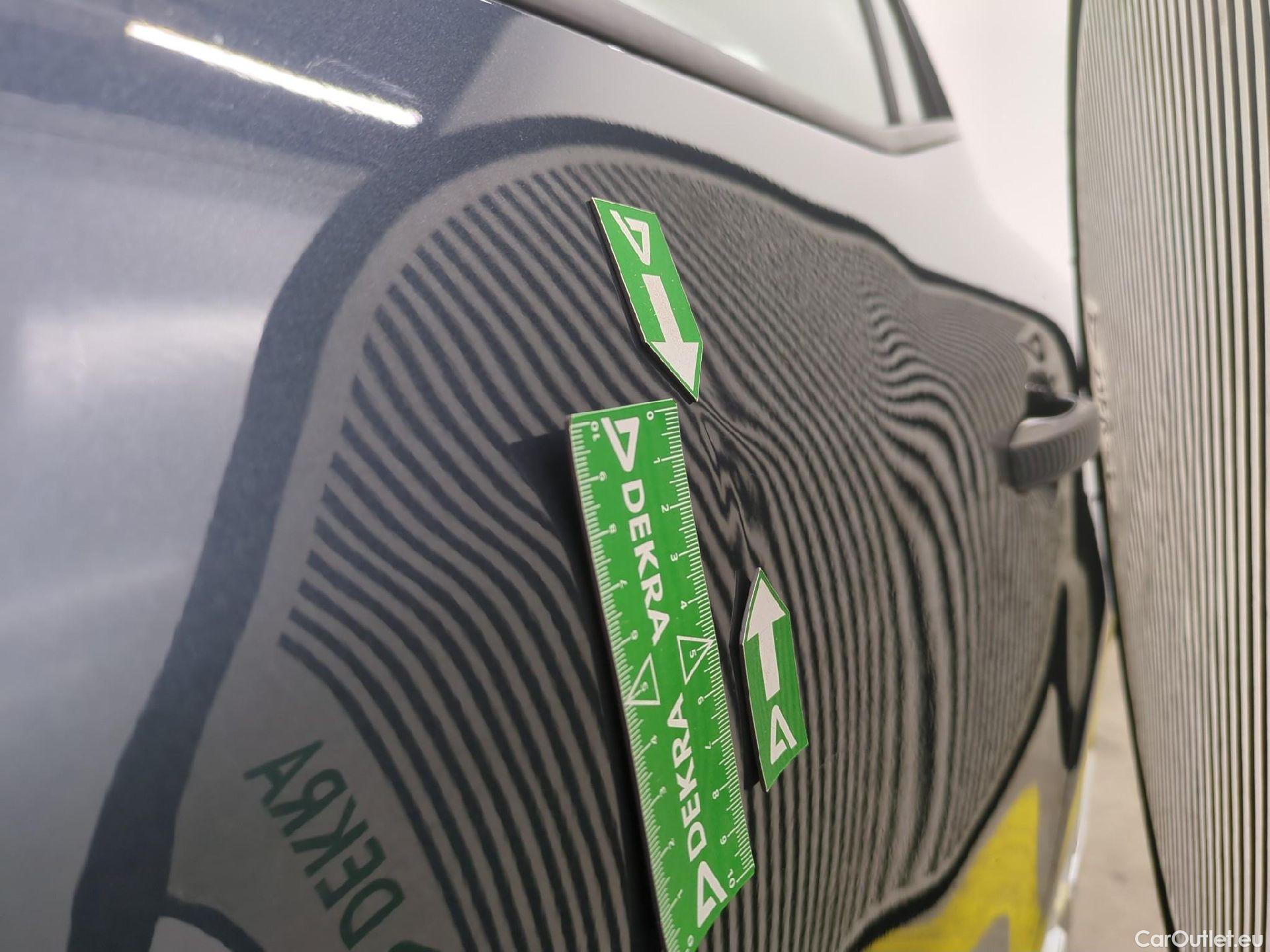  Renault  Megane RENAULT Mégane Berline / 2020 / 5P / Berline Business TCe 140 EDC FAP -21B #20