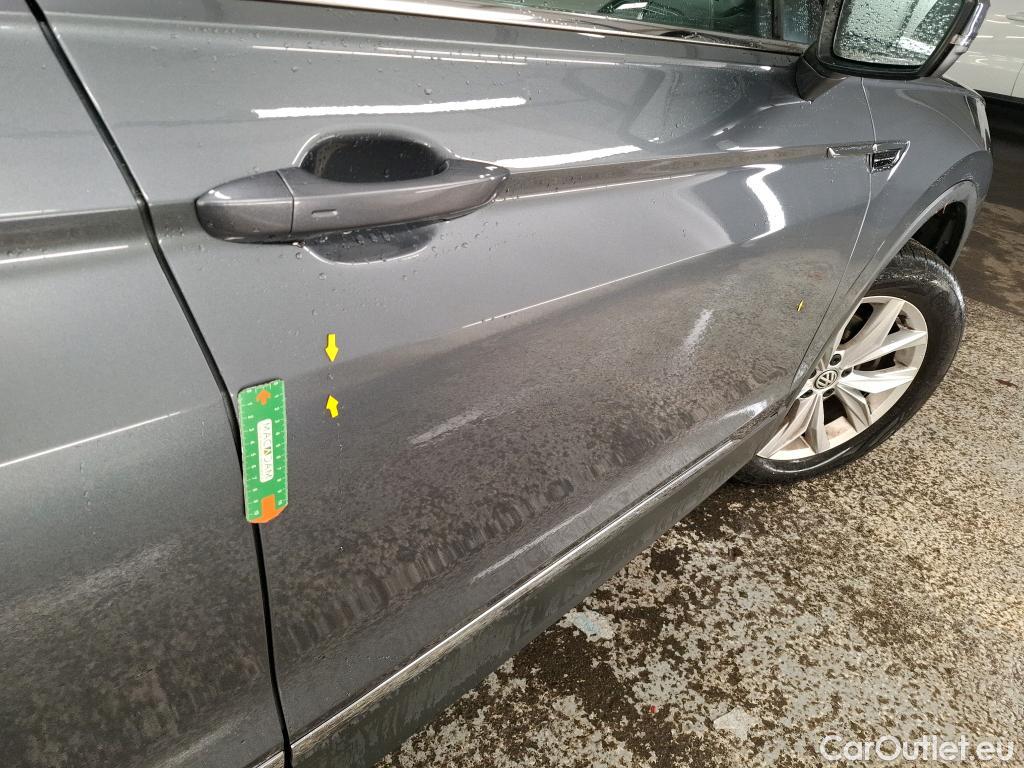  Volkswagen  Tiguan VOLKSWAGEN  Allspace / 2017 / 5P / SUV 2.0 TDI 150 DSG7 Carat #30