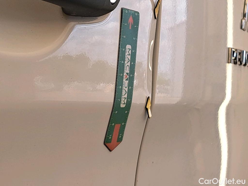  Peugeot  Expert PEUGEOT  VU 4p Fourgon 2.0 BlueHDi 120 S&S Standard Premium P. #12