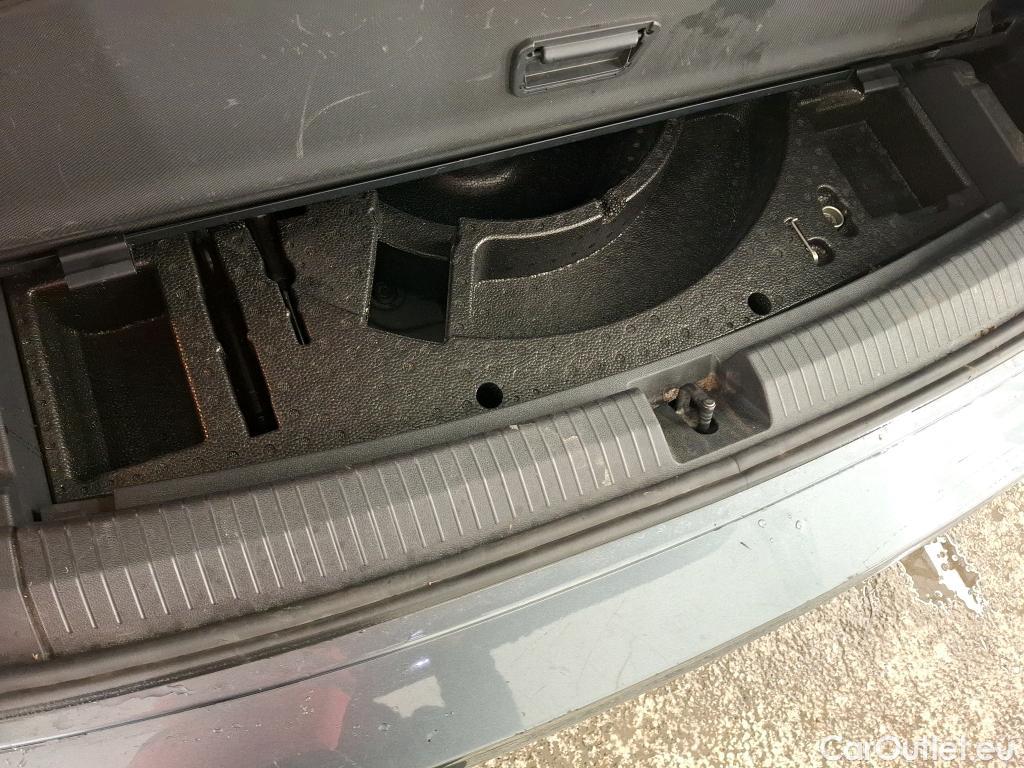  Volkswagen  Tiguan VOLKSWAGEN  Allspace / 2017 / 5P / SUV 2.0 TDI 150 DSG7 Carat #14