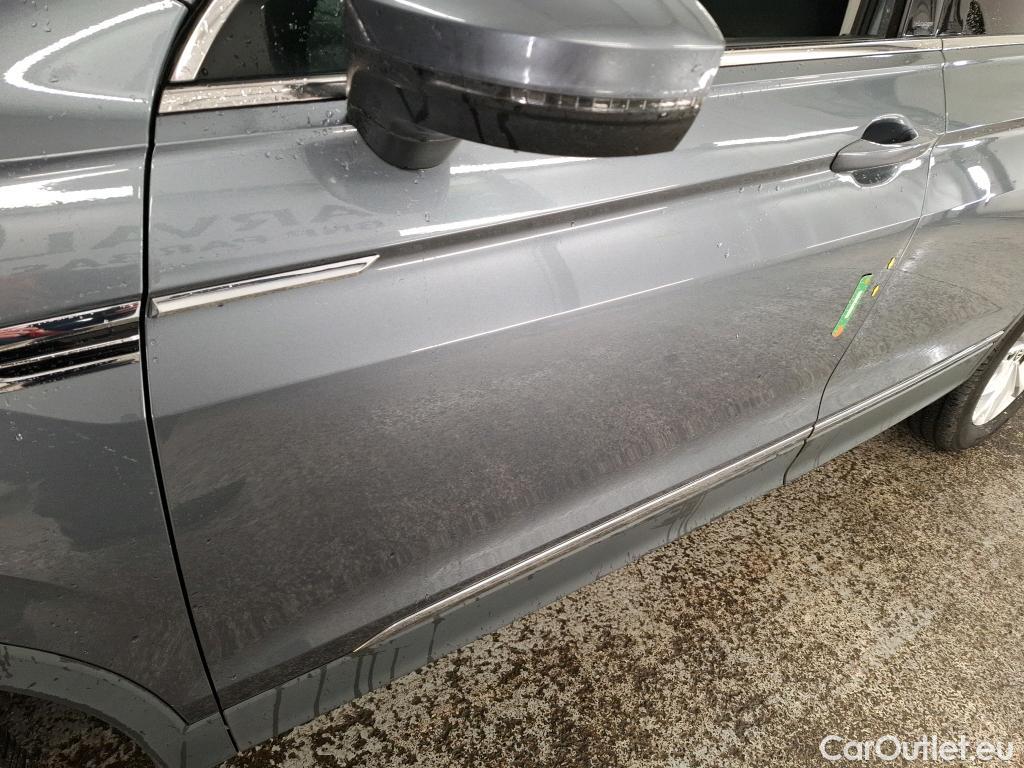  Volkswagen  Tiguan VOLKSWAGEN  Allspace / 2017 / 5P / SUV 2.0 TDI 150 DSG7 Carat #18