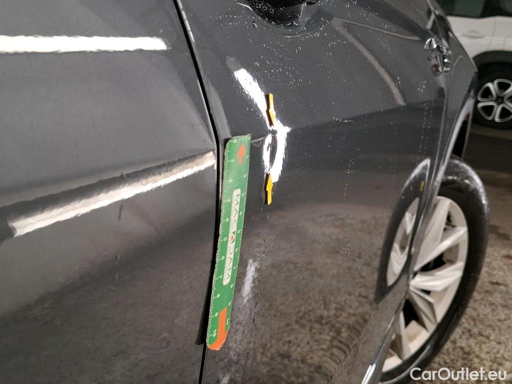  Volkswagen  Tiguan VOLKSWAGEN  Allspace / 2017 / 5P / SUV 2.0 TDI 150 DSG7 Carat #31