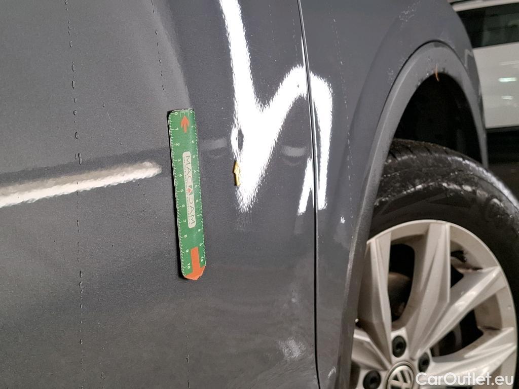  Volkswagen  Tiguan VOLKSWAGEN  Allspace / 2017 / 5P / SUV 2.0 TDI 150 DSG7 Carat #32