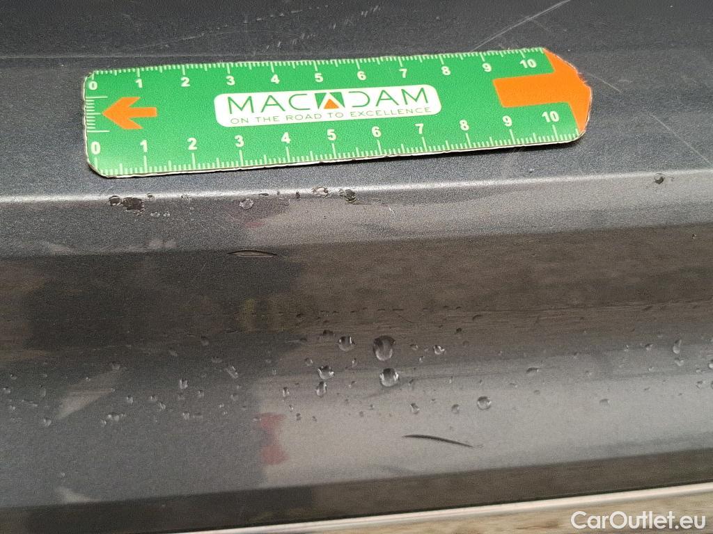  Volkswagen  Tiguan VOLKSWAGEN  Allspace / 2017 / 5P / SUV 2.0 TDI 150 DSG7 Carat #4