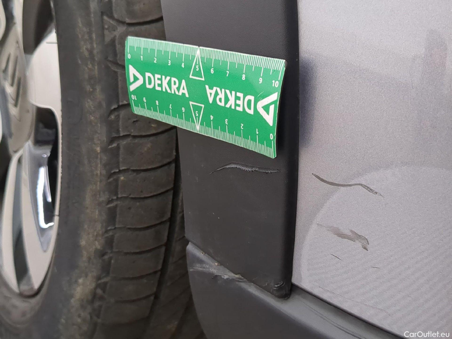  Citroen  C3  Shine Business 1.2 PureTech 80CV BVM5 E6d #25