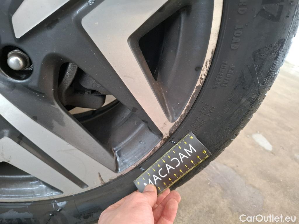  Hyundai  Bayon HYUNDAI  / 2021 / 5P / SUV 1.0 T-GDI 100 DCT- 7 HYB 48V CREATIVE #5