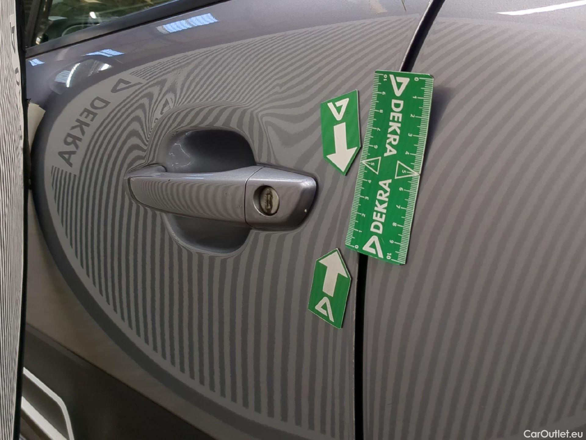  Citroen  C3  Shine Business 1.2 PureTech 80CV BVM5 E6d #34