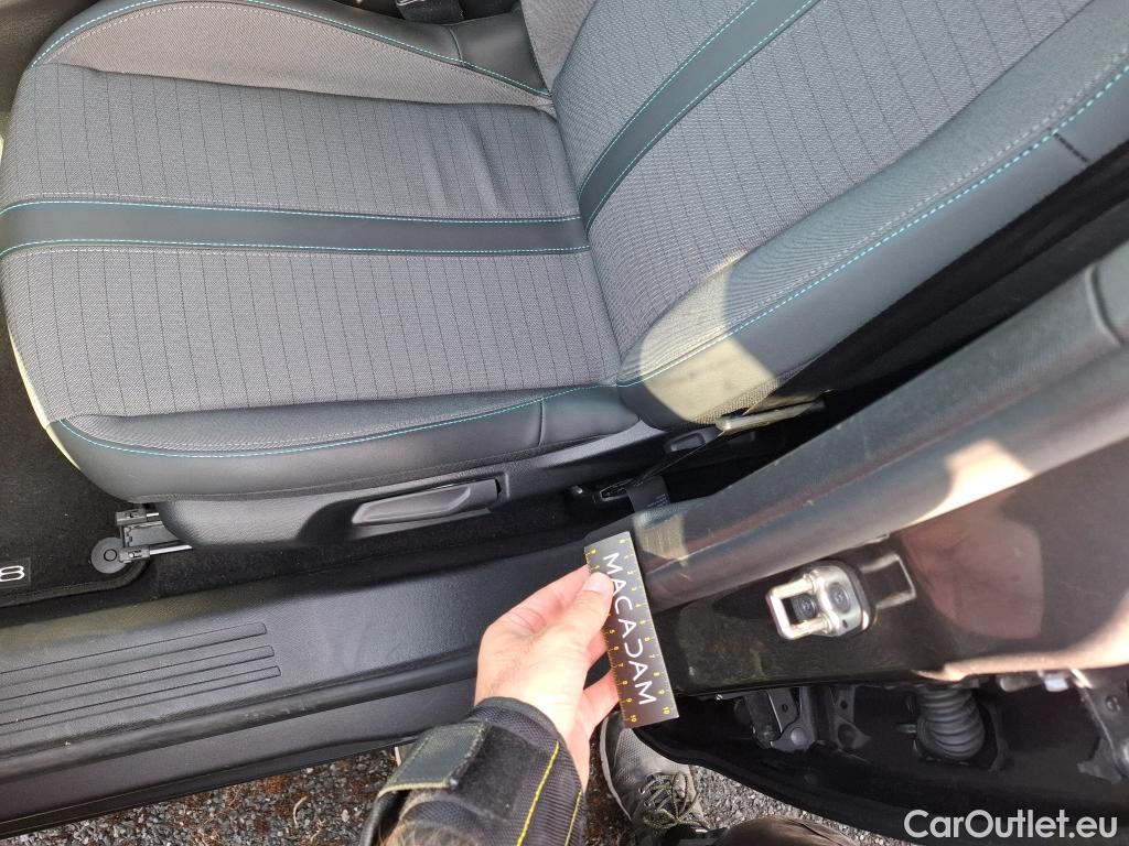  Peugeot  2008  Allure Pack 1.5 HDi 130CV BVA8 E6d / VO RECONDITIONNE - PHOTOS AVANT RECONDITIONNEMENT #1