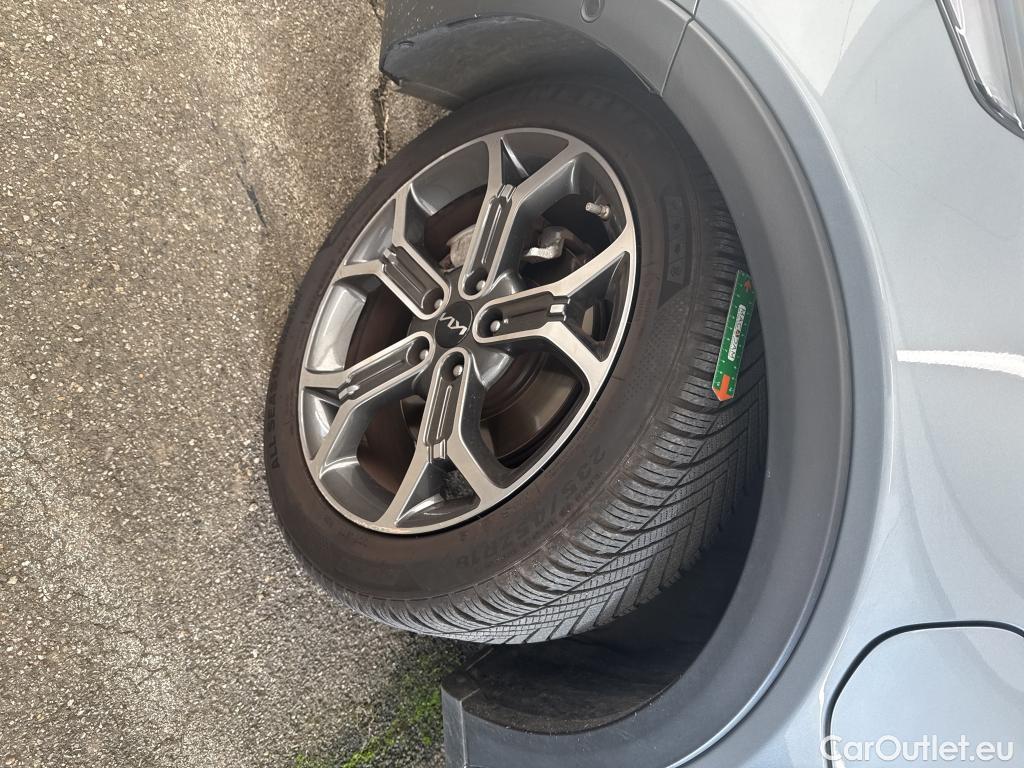  KIA  XCeed KIA  / 2019 / 5P / Crossover 1.6 GDI ISG ISG PHEV DESIGN DCT6 #4