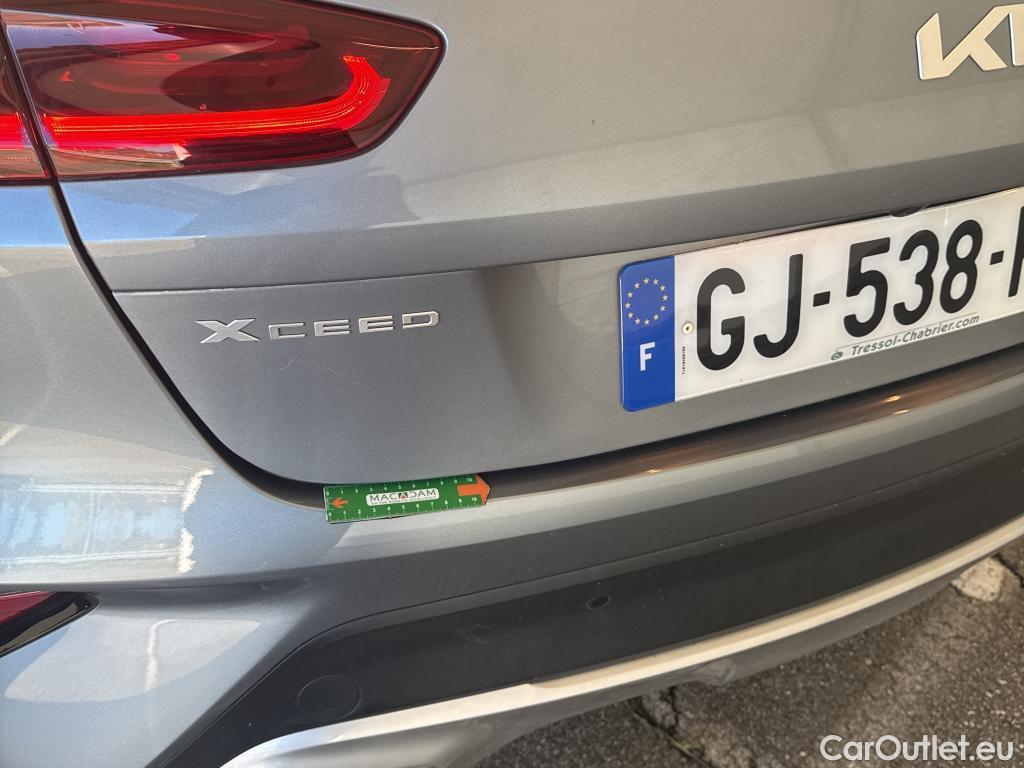  KIA  XCeed KIA  / 2019 / 5P / Crossover 1.6 GDI ISG ISG PHEV DESIGN DCT6 #16