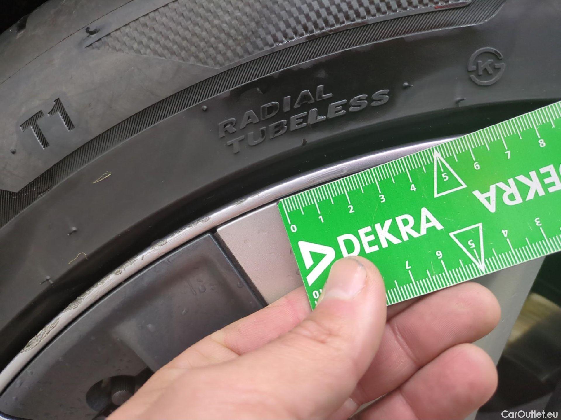  Tesla  Model Y TESLA  / 2021 / 5P / SUV RWD #8