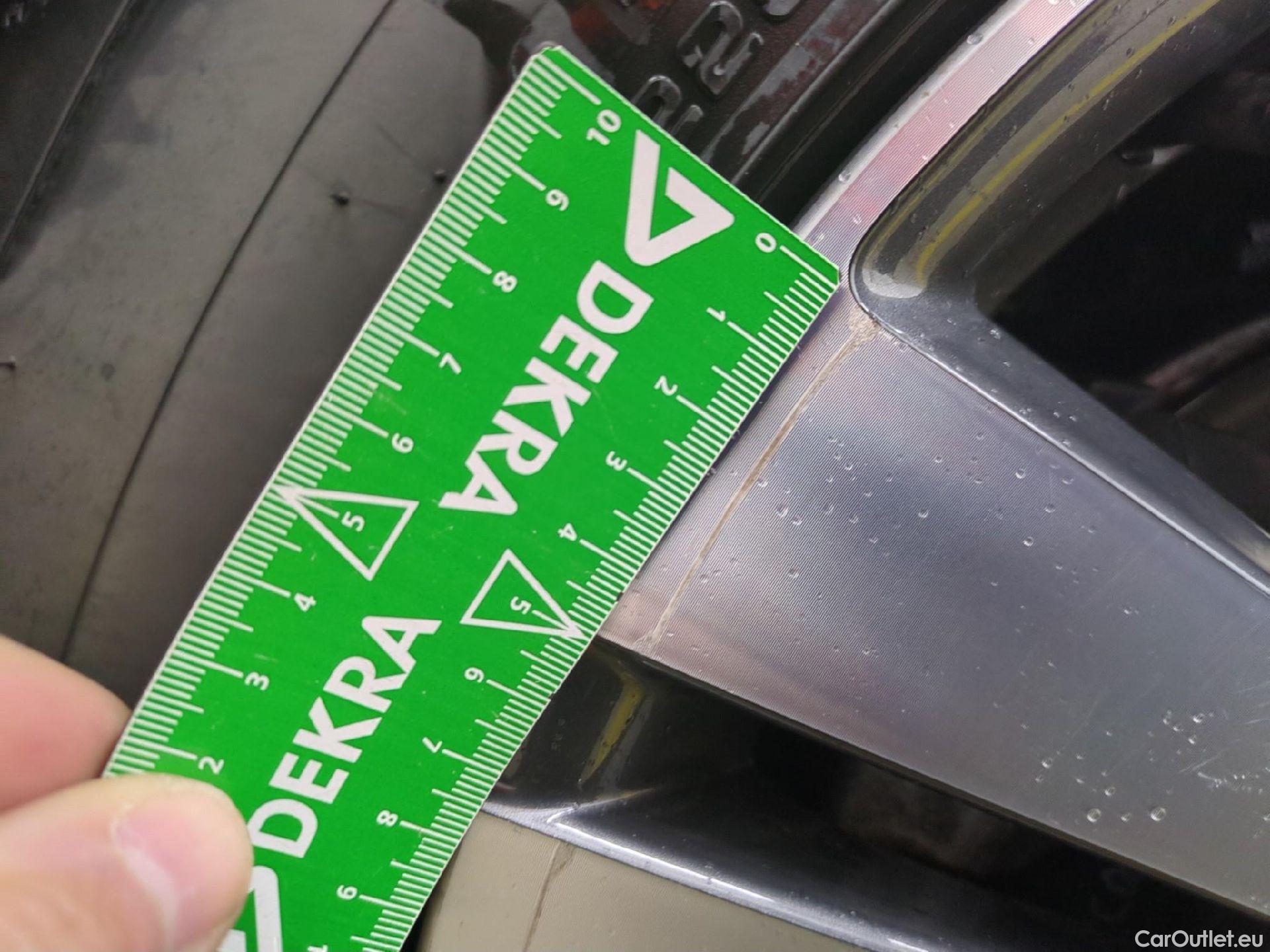  Peugeot  5008  Allure Pack 1.5 HDi 130CV BVA8 7 Sieges E6d #1