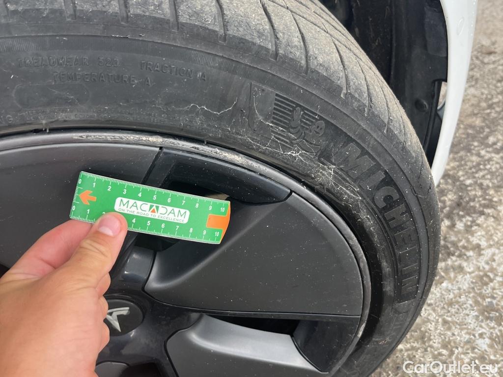  Tesla  Model 3 TESLA  / 2018 / 4P / Berline Autonomie Standard Plus RWD / VO RECONDITIONNE - PHOTOS AVANT RECONDITIONNEMENT #3